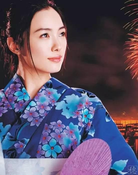 如果非要和《蜀山传》来比较，那么《蜀山传》哪一场特效比我的多？或者哪一个细节比我丰富？我觉得《降魔传》的特效绝对不会比《蜀山传》当时的水平低，如果你拿当时看《蜀山传》的感受和现在比较，是不对的
